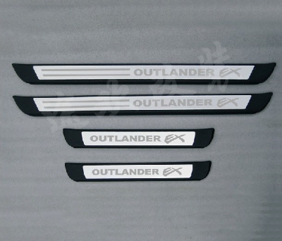 Mitsubishi Outlander (12–) Накладки на дверные пороги OEM